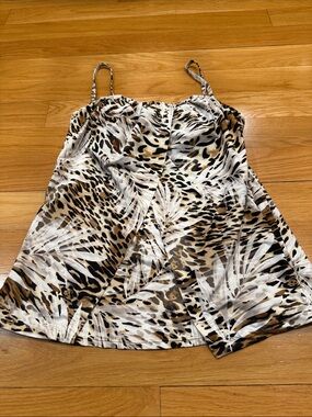Miraclesuit  women’s tankini  top animal print size 8 .